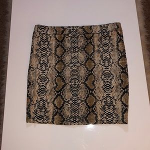 Windsor Snakeskin Bodycon Mini Skirt (Size: M)